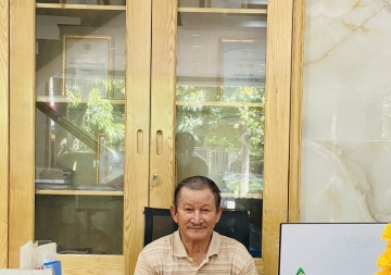 Đội Ngũ Nhân Viên Chả Cá cây Sang